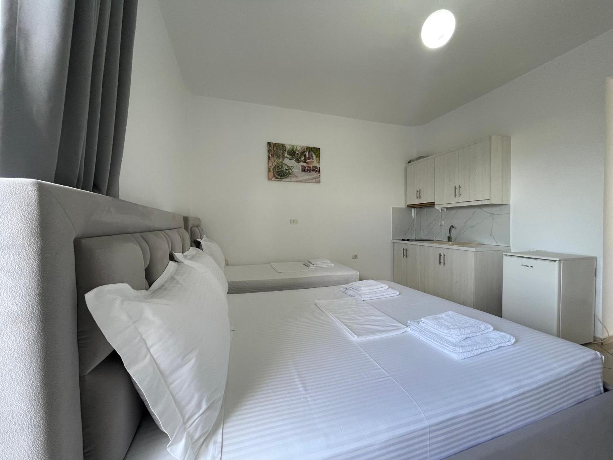 Joni Apartments كساميل المظهر الخارجي الصورة