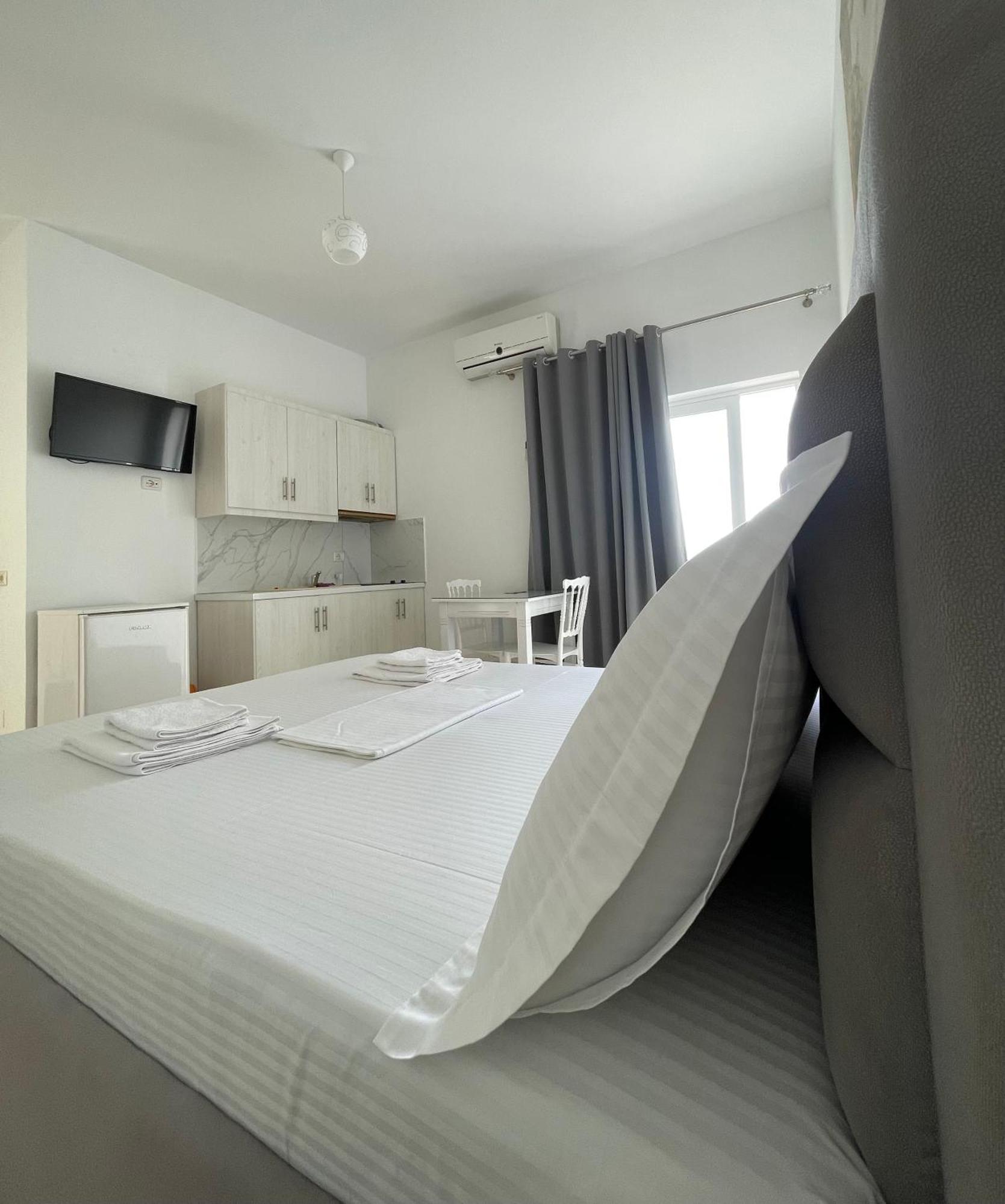 Joni Apartments كساميل المظهر الخارجي الصورة
